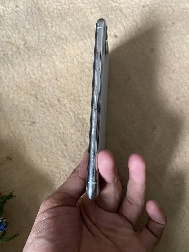 Apple iPhone 11 Pro Max 5