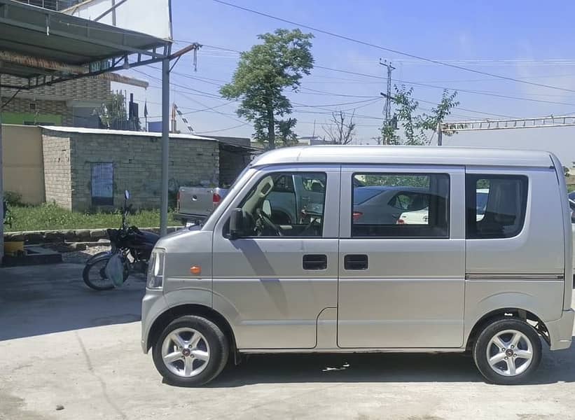 Suzuki Every 2012 4