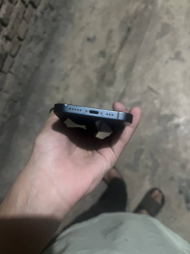 Apple iPhone 13 1