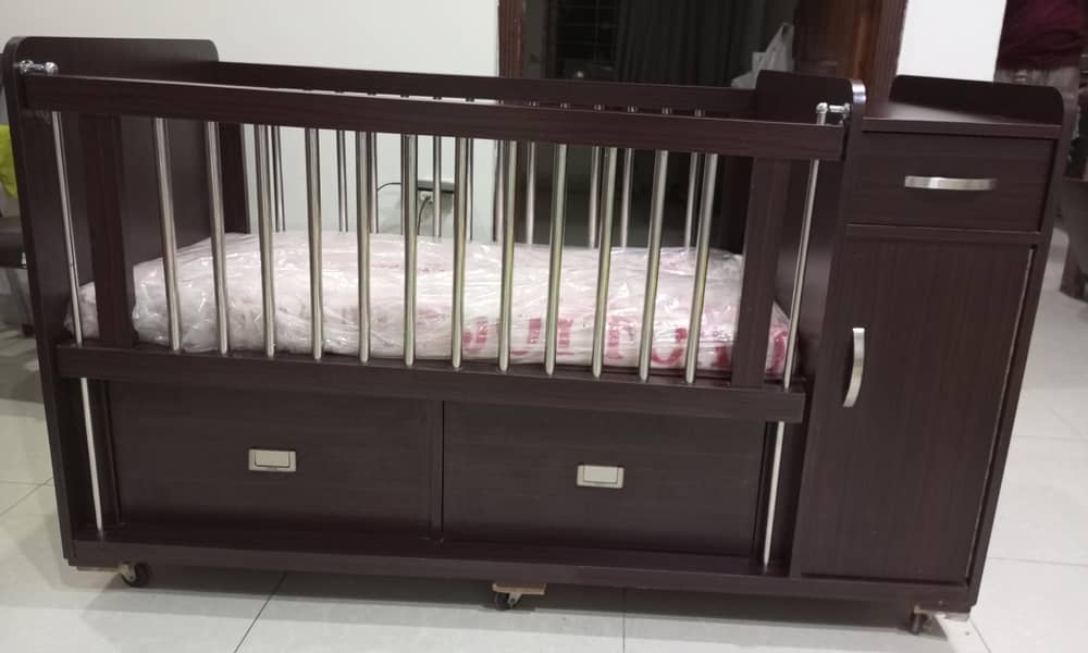 baby cot 1