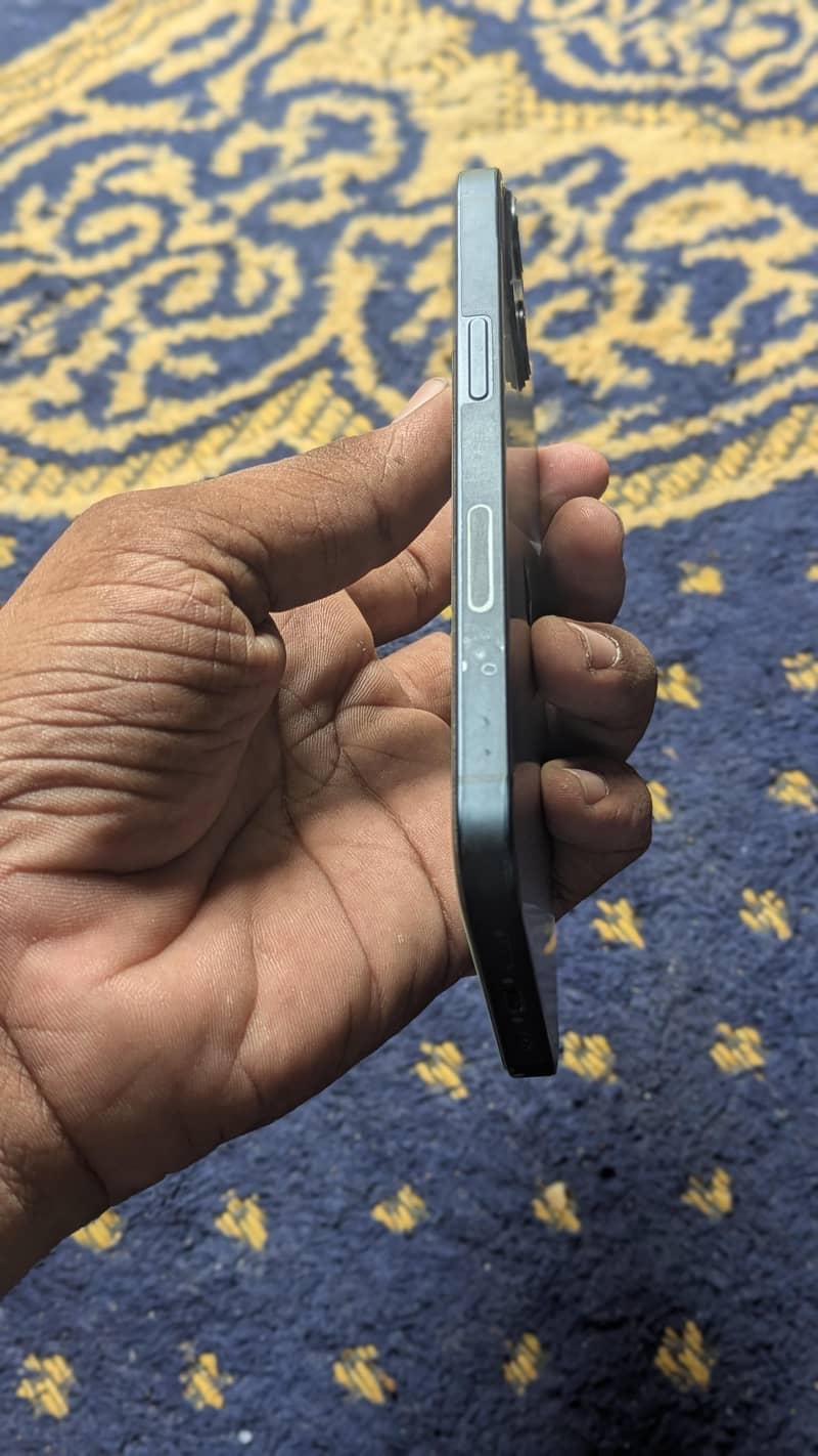 Apple iPhone 13 3