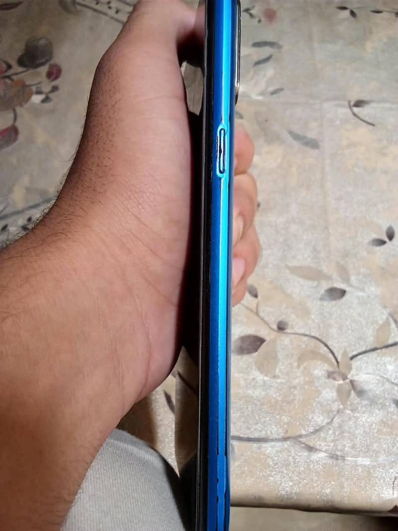 Realme C3 6
