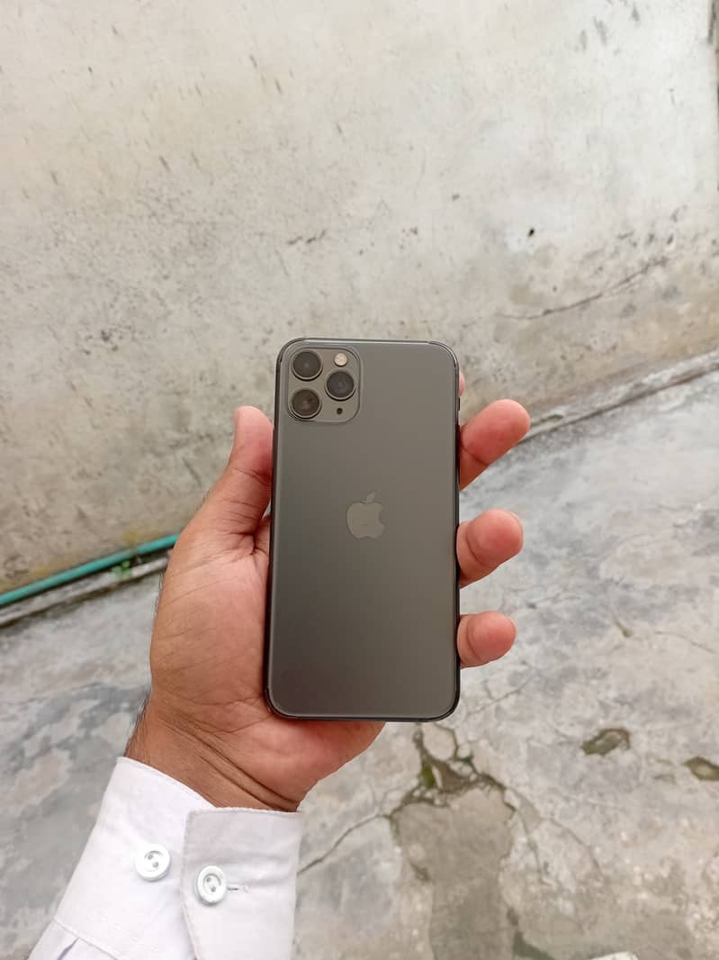 Apple iPhone 11 Pro 1