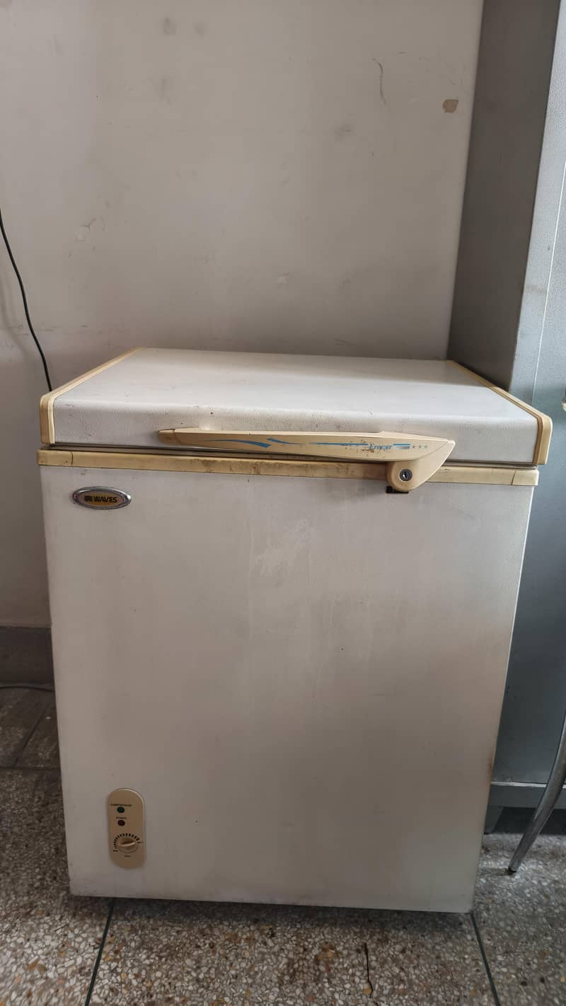 Waves Deep Freezer Good Condition 0