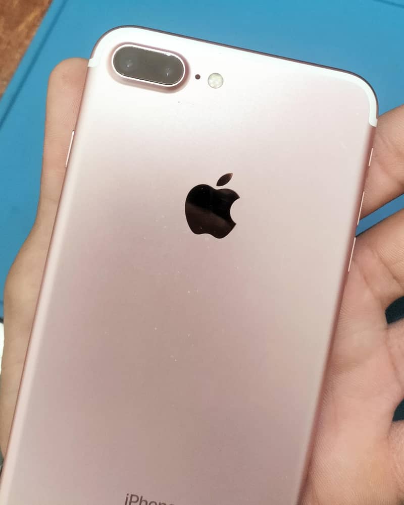 Apple iPhone 7 Plus 3