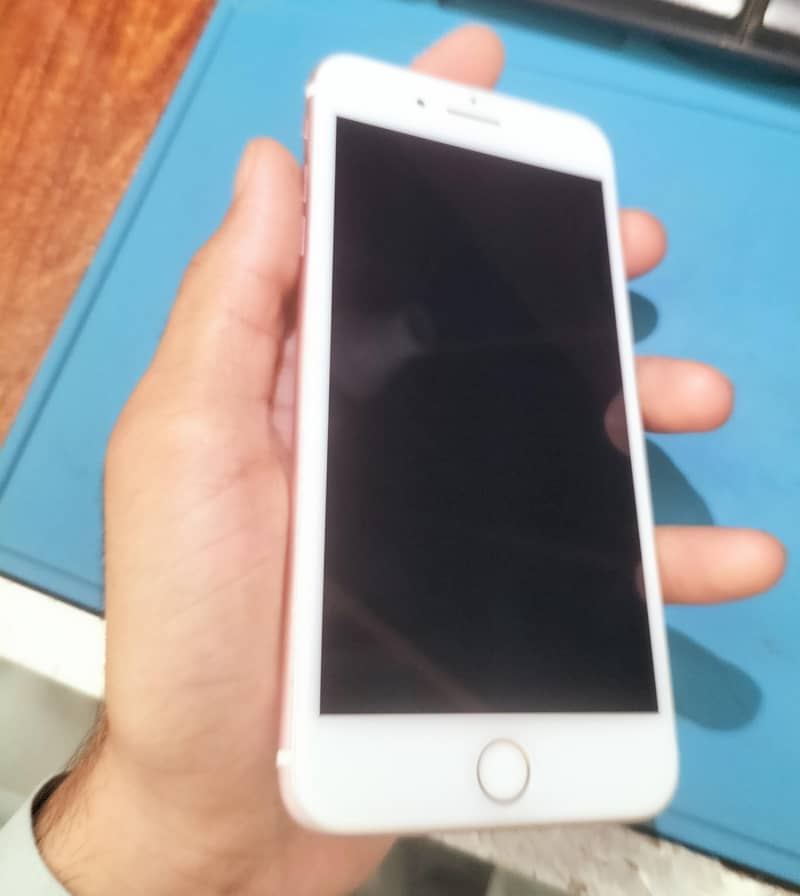 Apple iPhone 7 Plus 5