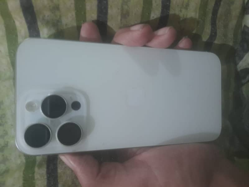 Apple iPhone 15 Pro Max 1