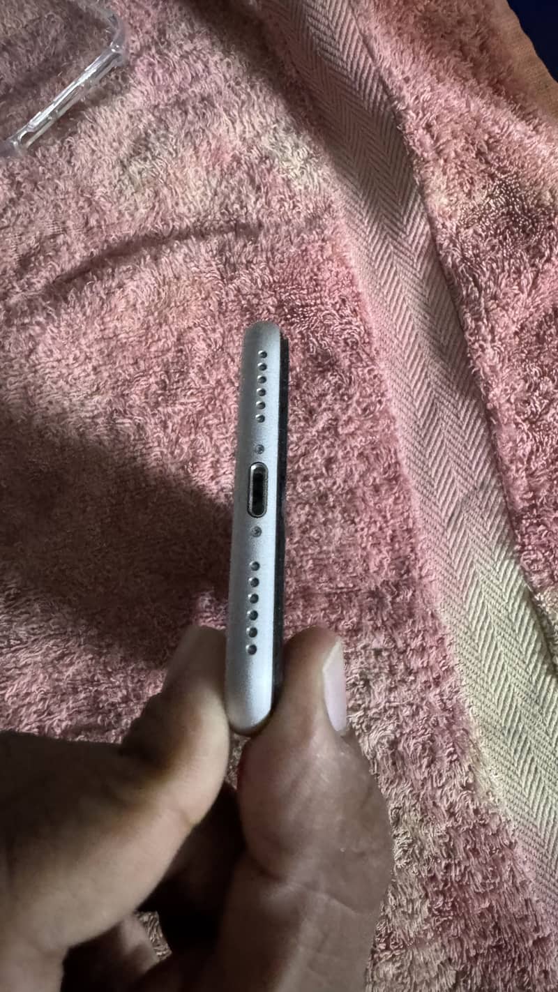 Apple iPhone SE 3