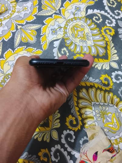 Apple iPhone SE