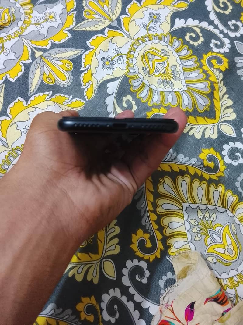 Apple iPhone SE 0