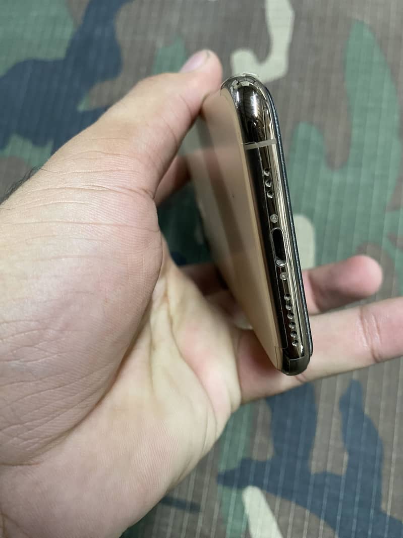 iPhone 11 Pro 2