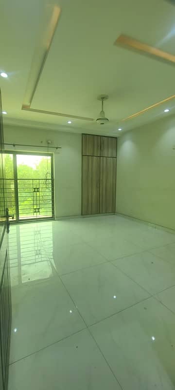 Upper Portion For Rent In Gulberg For Family Ladies Bachelros Silent Office
