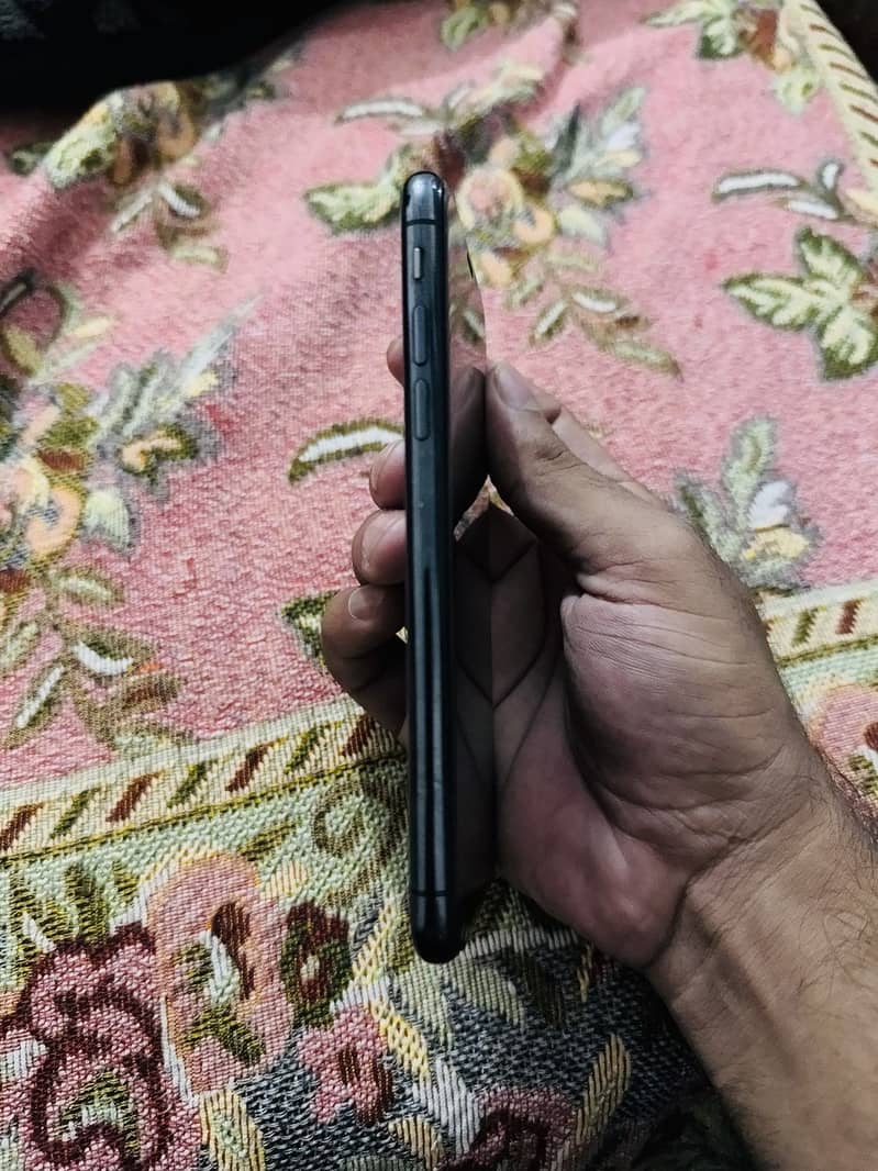 Apple iPhone Xs 5