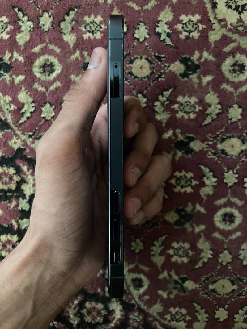 Apple iPhone 12 Pro 3