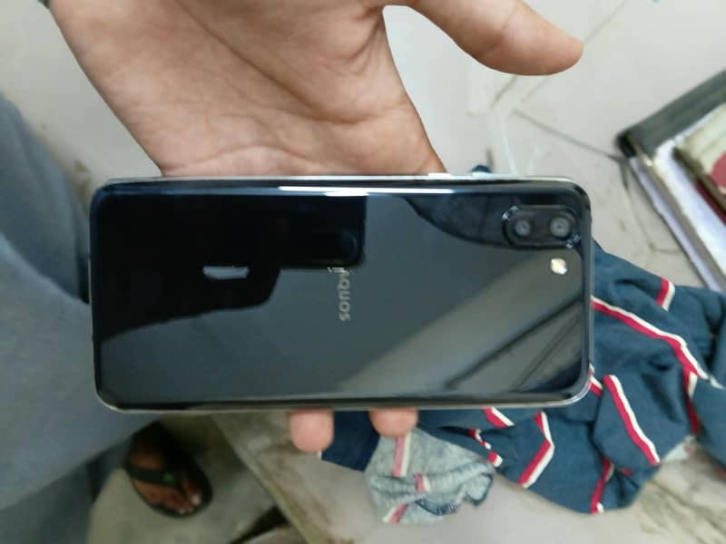 Sharp Aquos R2 2