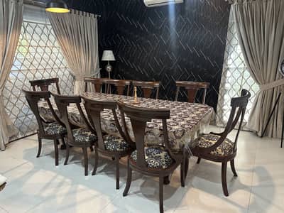 Dinning table for sale