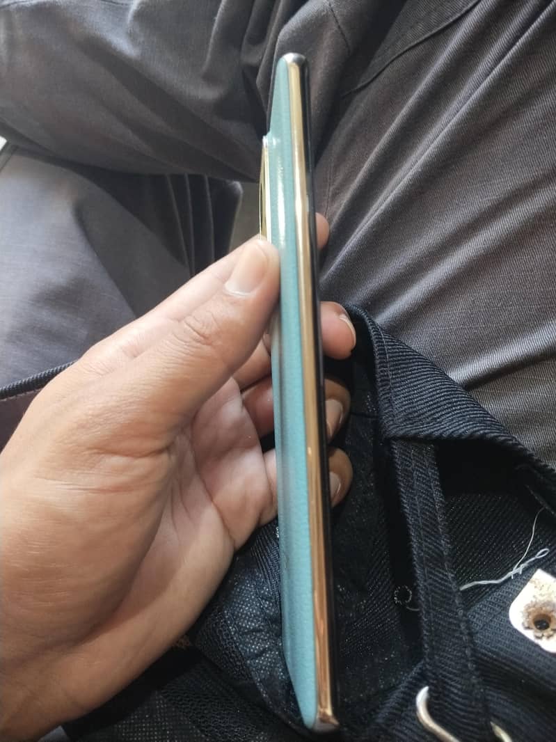 Infinix Zero 30 4