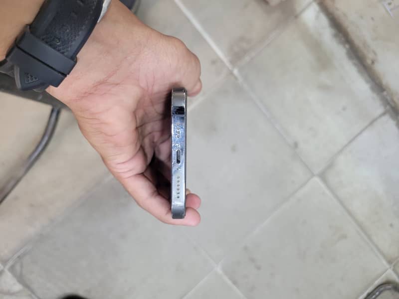 Apple iPhone 13 Pro Max 3