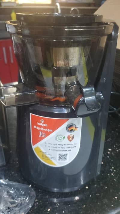 Premium Kalpen J9 Slow Juicer and imported 8 pcs pressure cooker