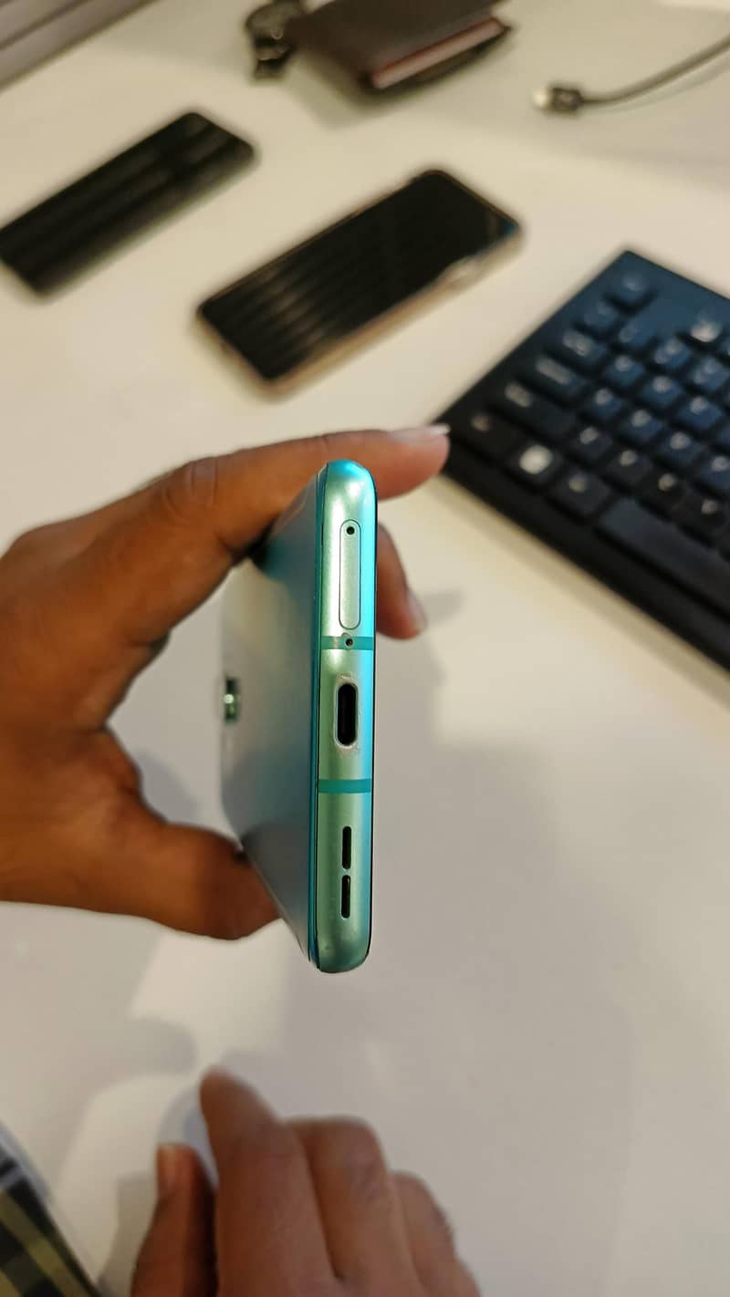 One Plus 8 Pro 0