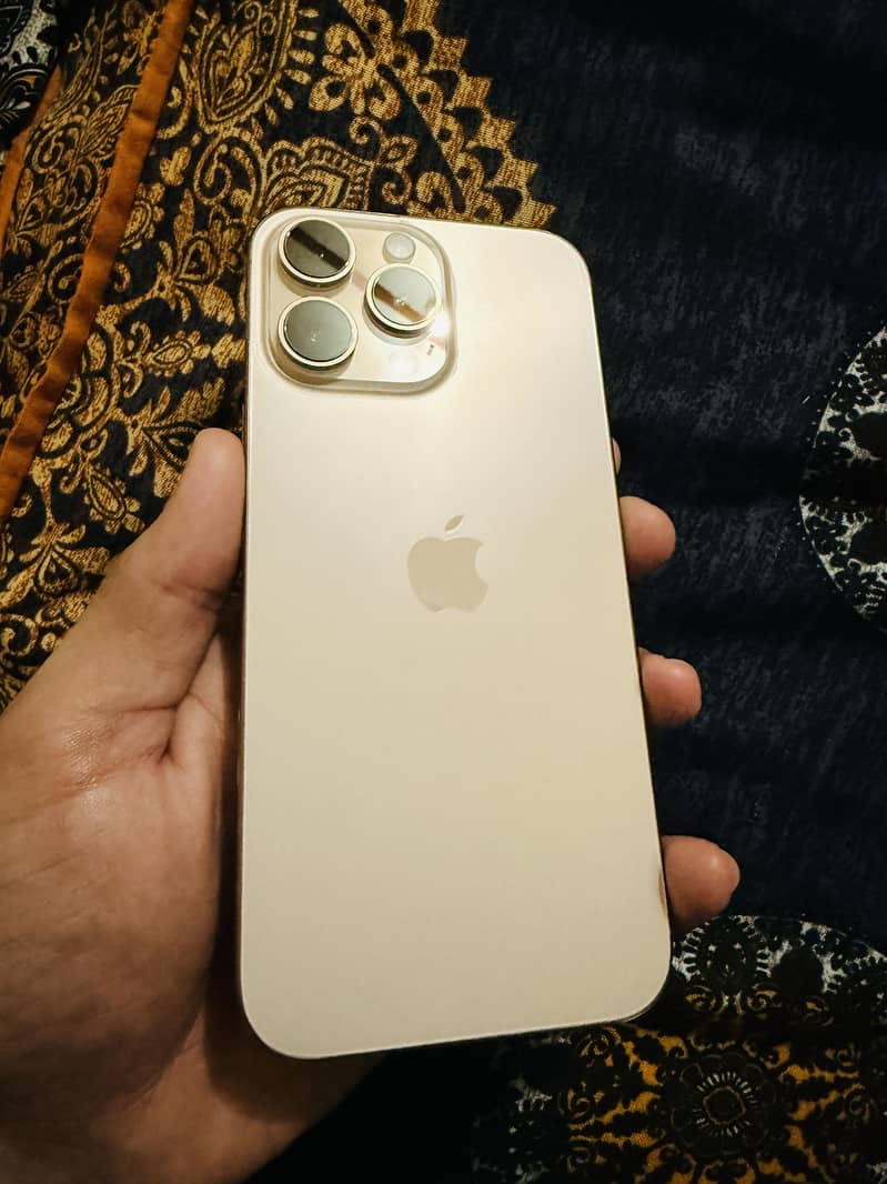 Apple iPhone 16 Pro Max 3