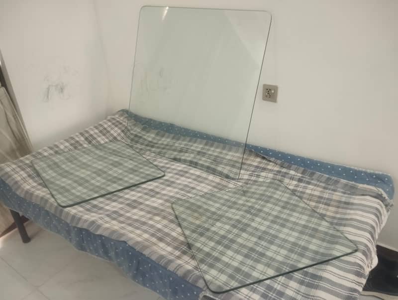 Table mirrors 0