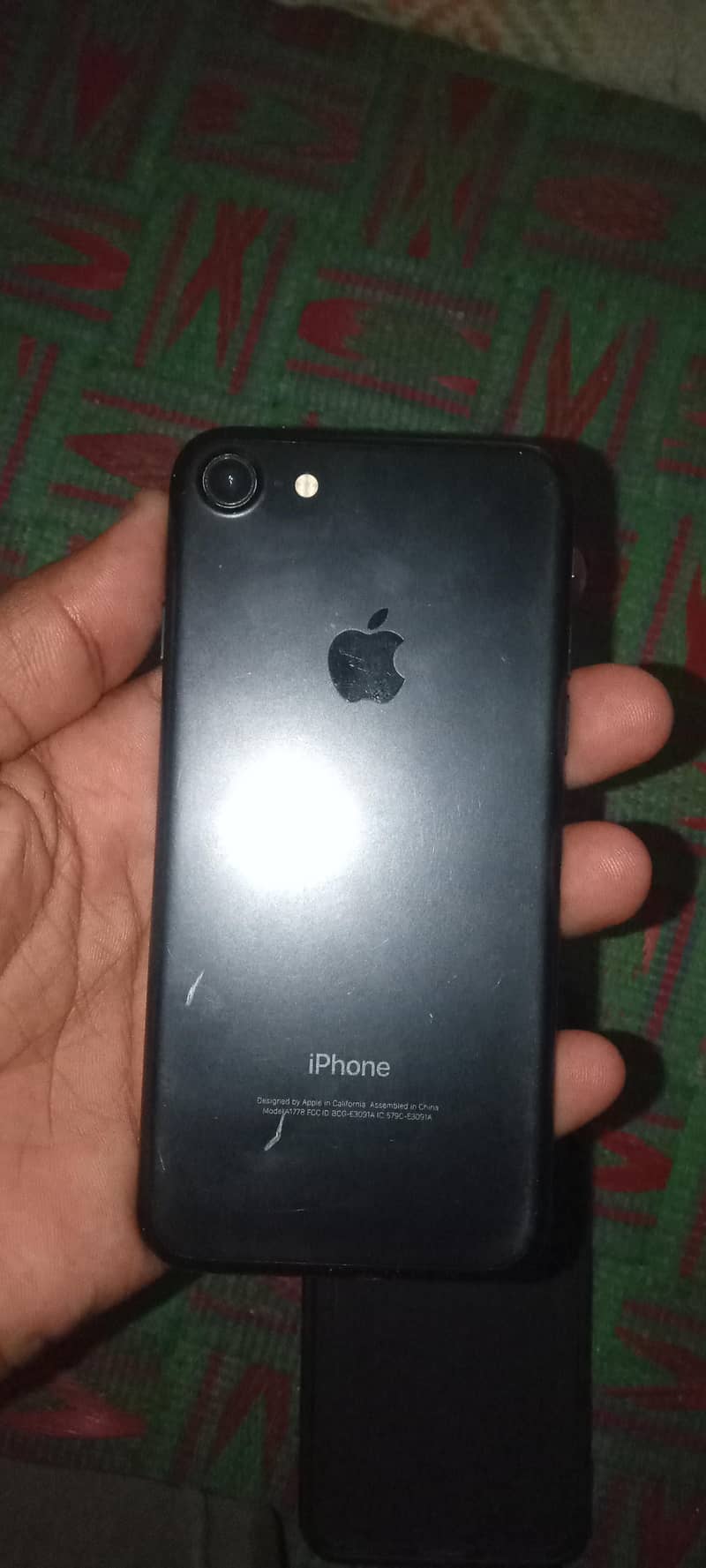 Apple iPhone 7 0