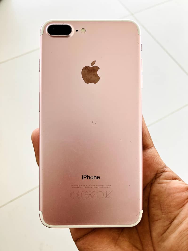 Apple iPhone 7 Plus 0