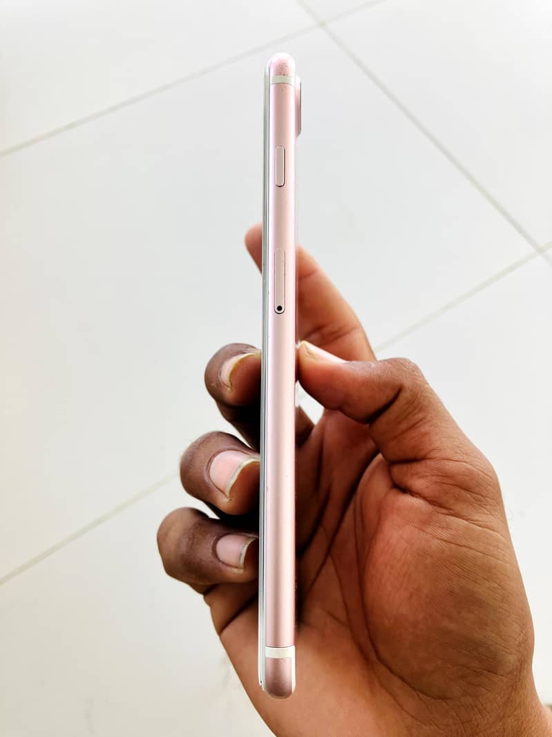 Apple iPhone 7 Plus 3