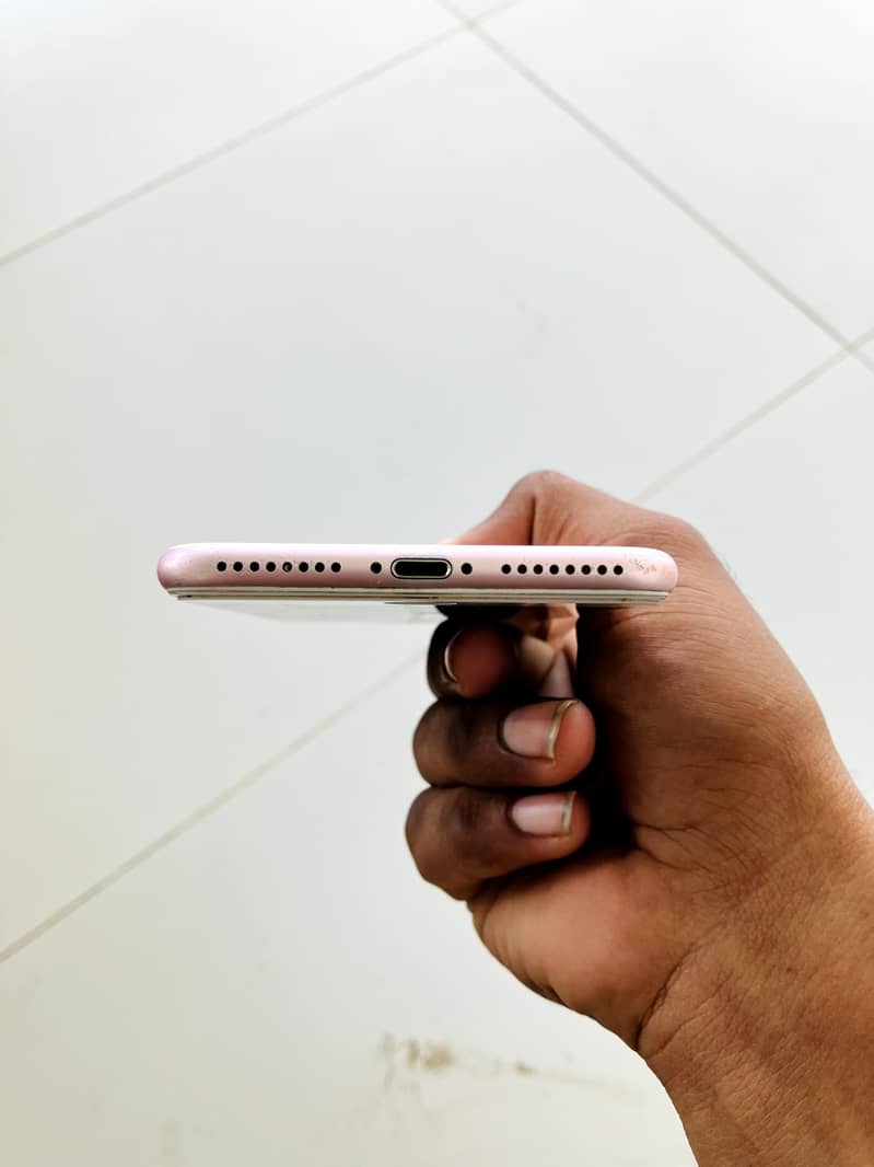 Apple iPhone 7 Plus 4