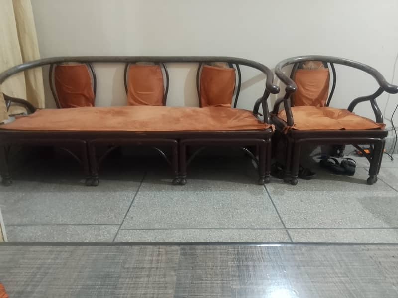 good condition sofa 1