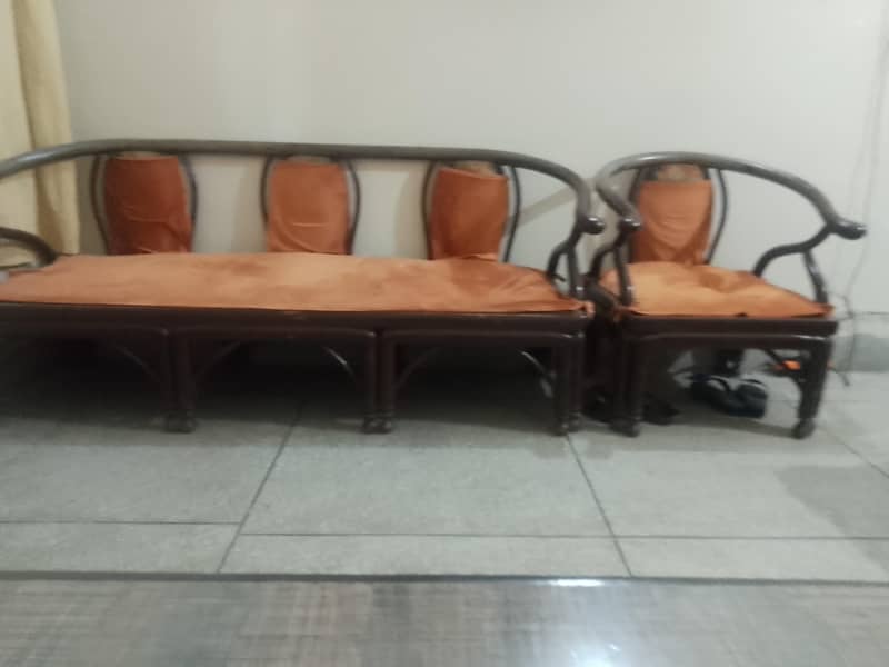 good condition sofa 2