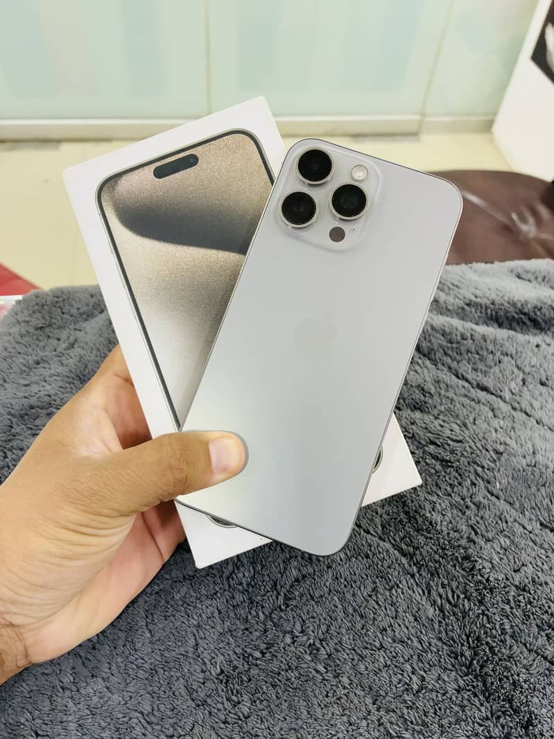 Apple iPhone 15 Pro Max 0