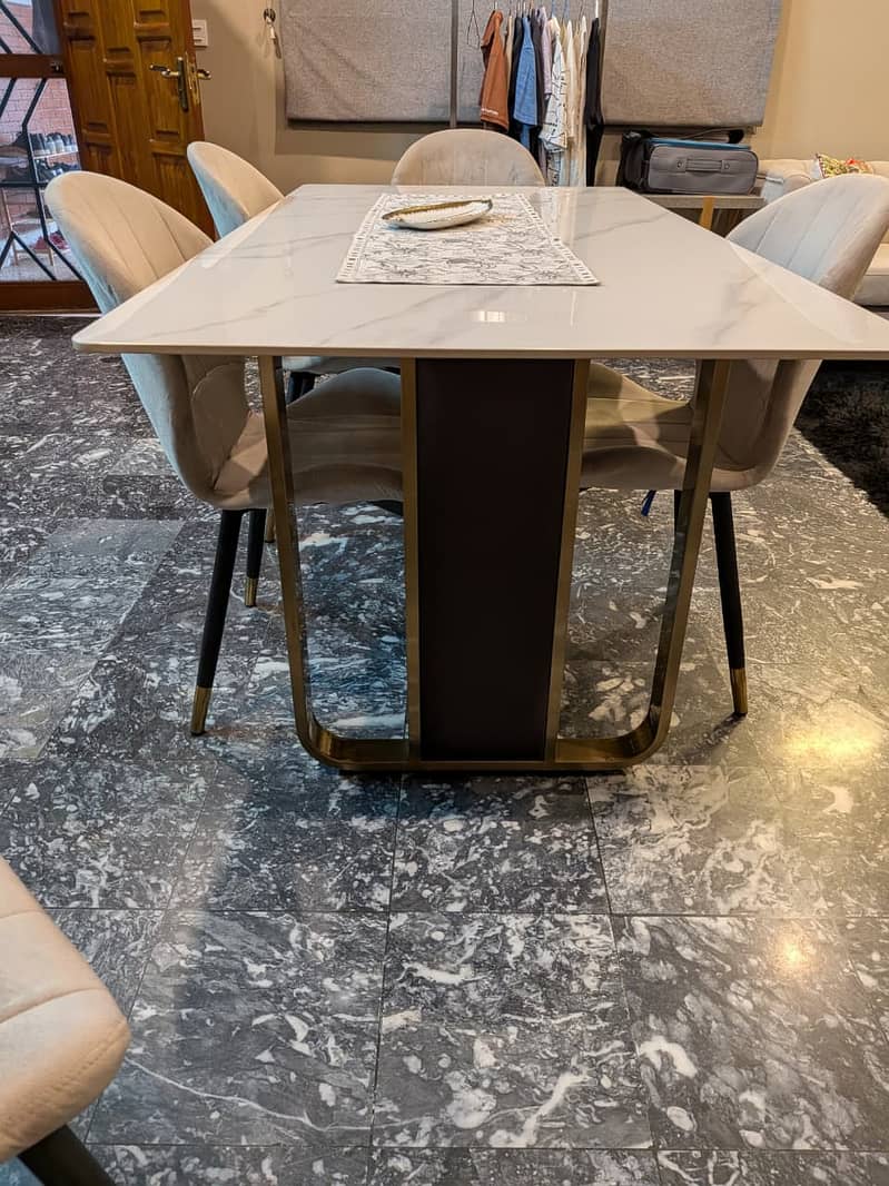 6/Dining Table /highest Quality / 6 seater dining / 1