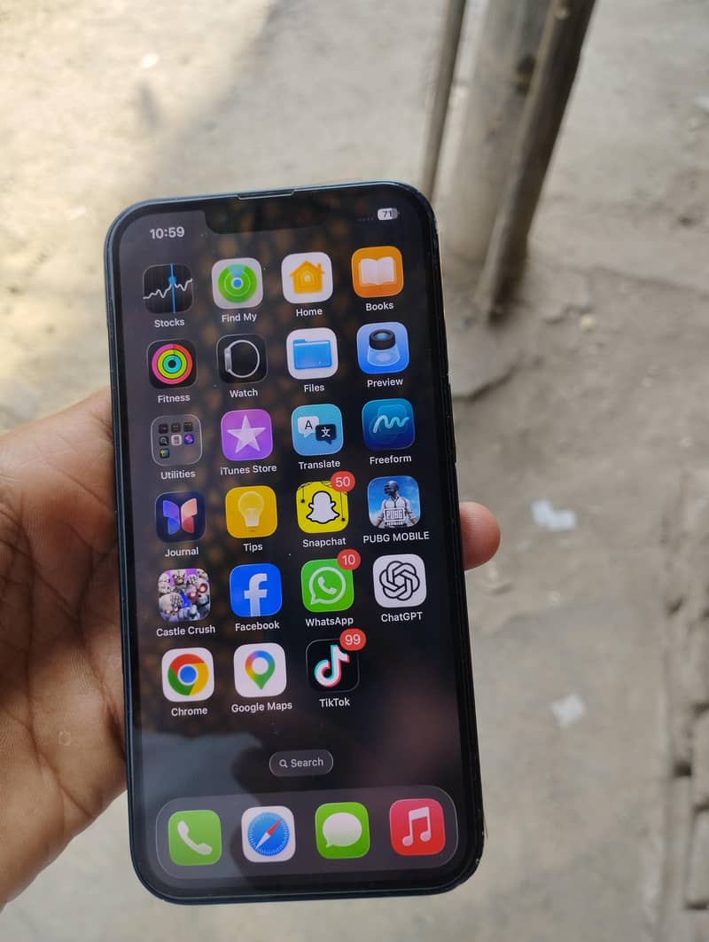 Apple iPhone 13 2