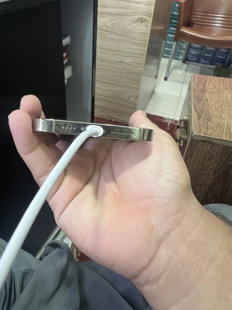 Apple iPhone 14 Pro Max 2