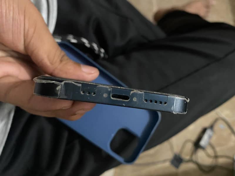 Apple iPhone 13 4