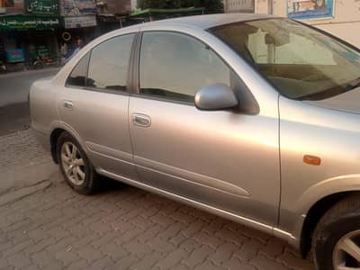 Nissan Sunny 2010