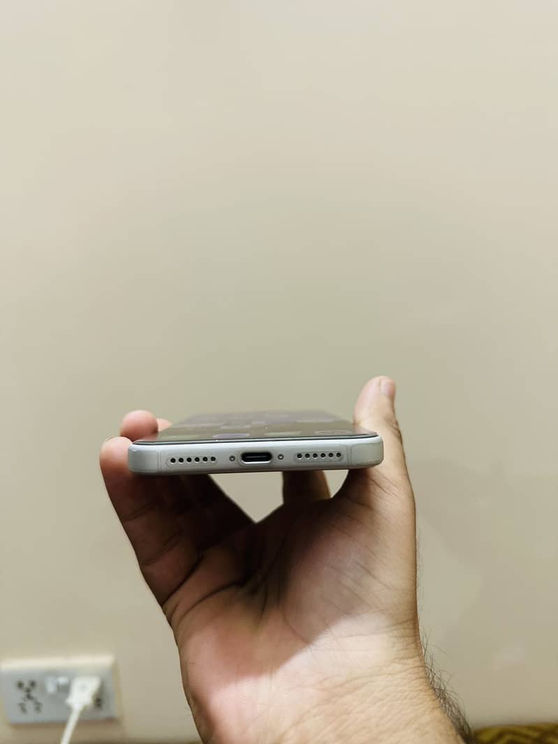 Apple iPhone 17 Pro Max 3