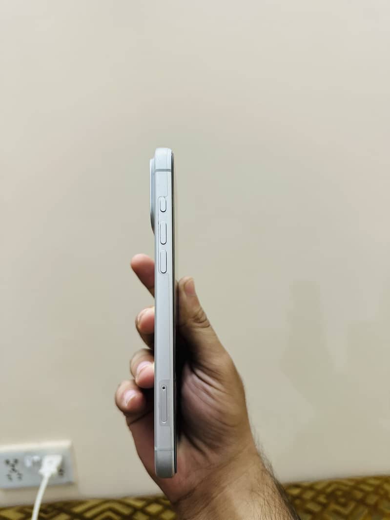 Apple iPhone 17 Pro Max 5