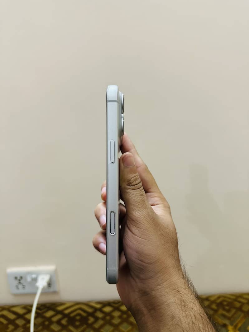 Apple iPhone 17 Pro Max 6