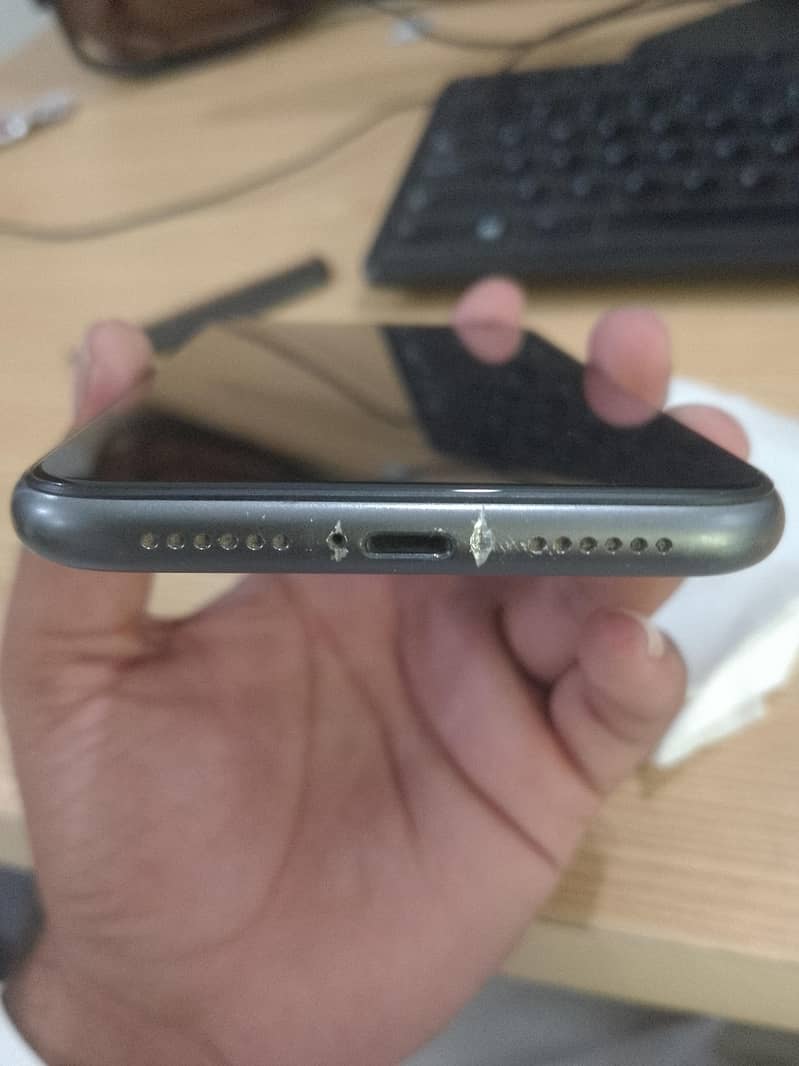 Apple iPhone 11 6
