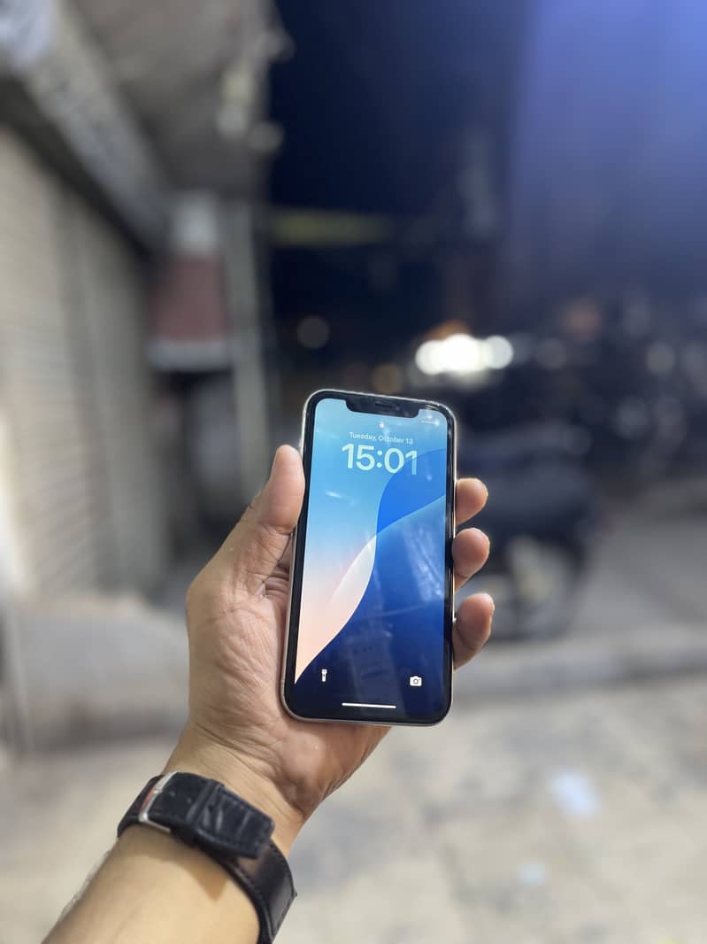 Apple iPhone XR 1