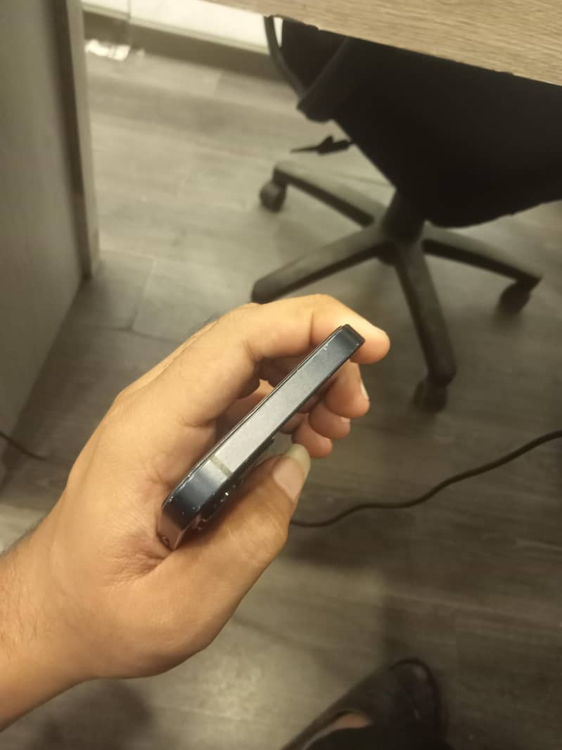 Apple iPhone 12 3