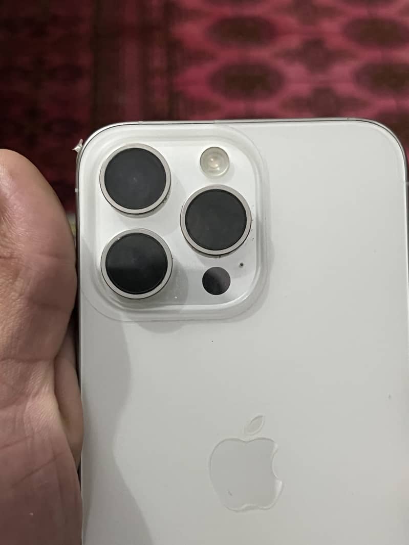 Apple iPhone 15 Pro Max 0