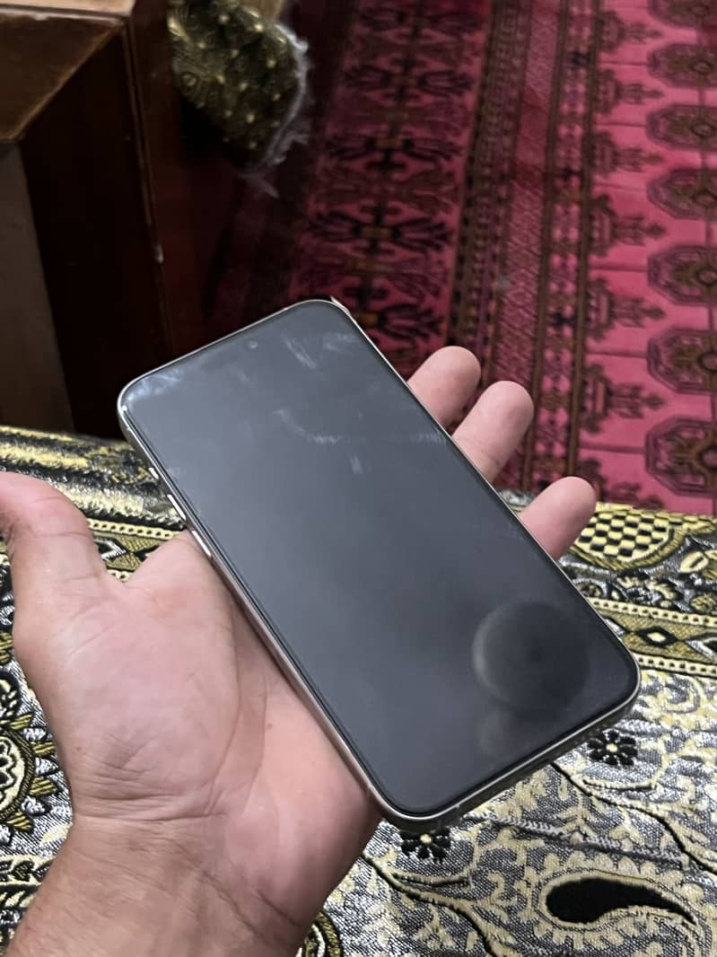 Apple iPhone 15 Pro Max 3