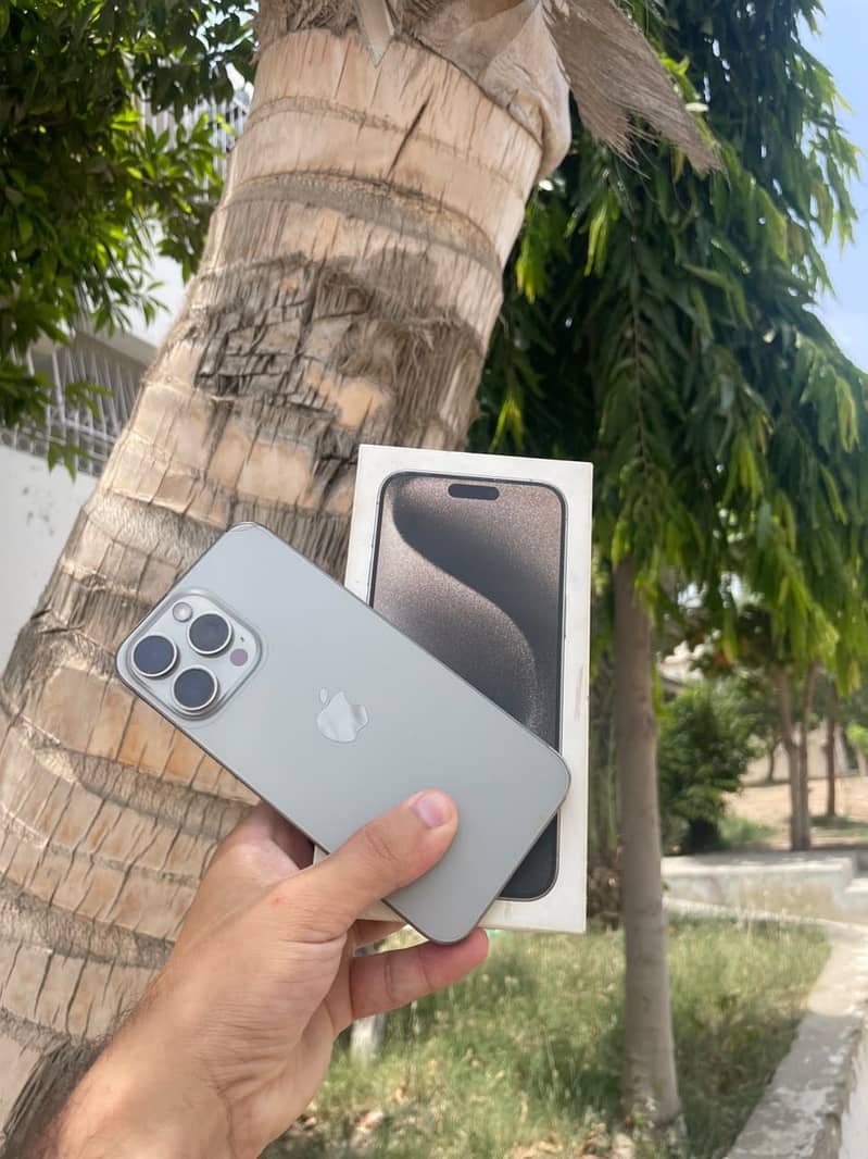 Apple iPhone 15 Pro Max JV 0