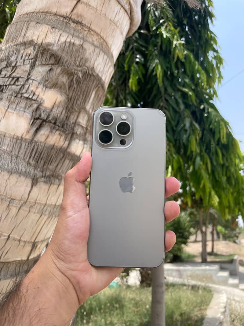 Apple iPhone 15 Pro Max JV 1