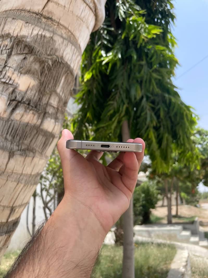 Apple iPhone 15 Pro Max JV 5
