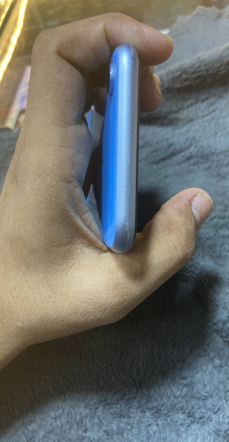 Apple iPhone XR 1